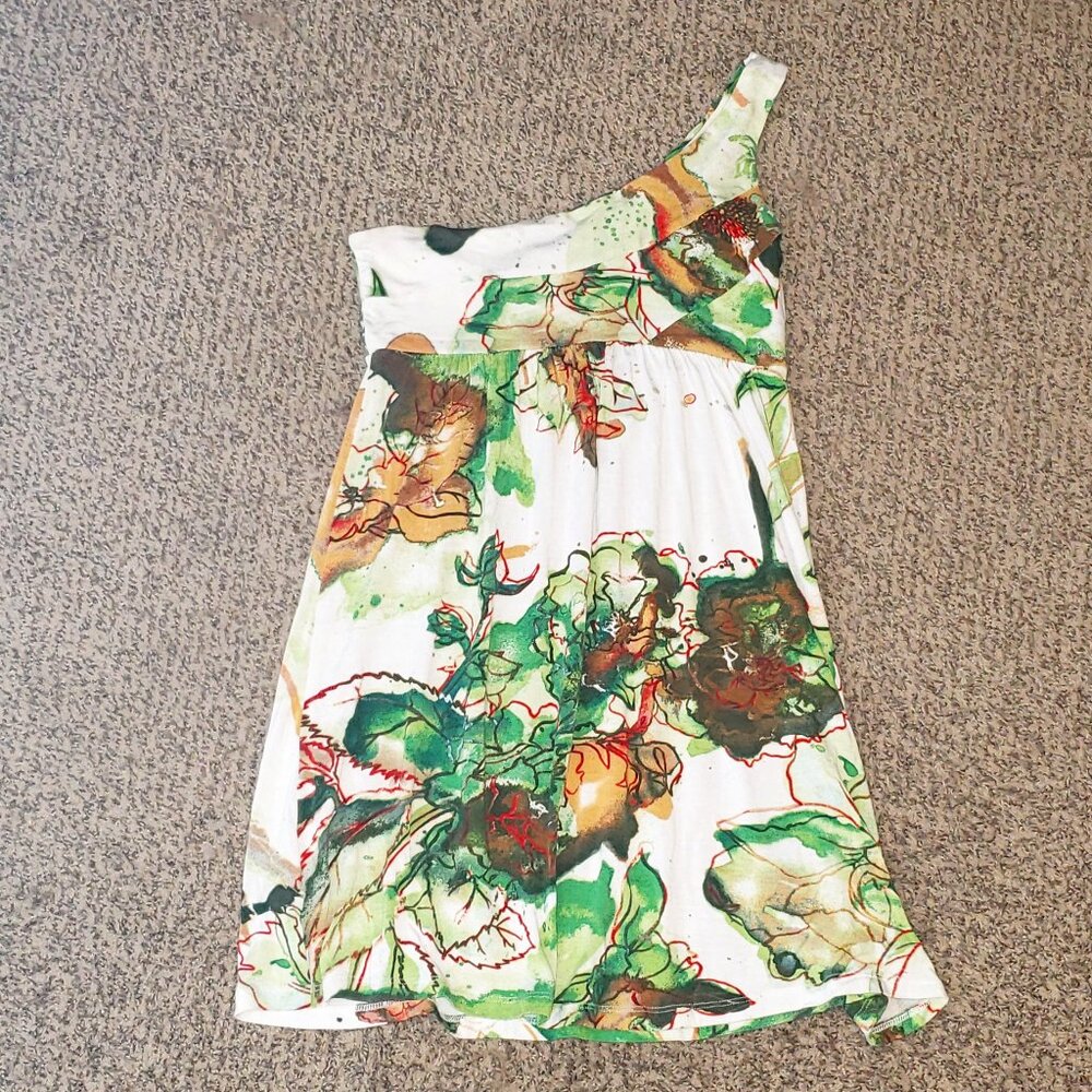 Classique Size M Asymmetrical Dress